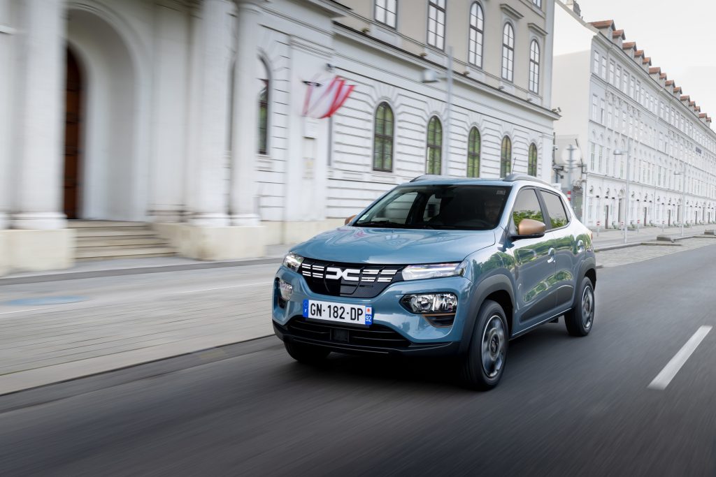 TÜRKİYE’NİN EN ULAŞILABİLİR %100 ELEKTRİKLİ MODELİ YENİ DACIA SPRING TÜRKİYE’DE