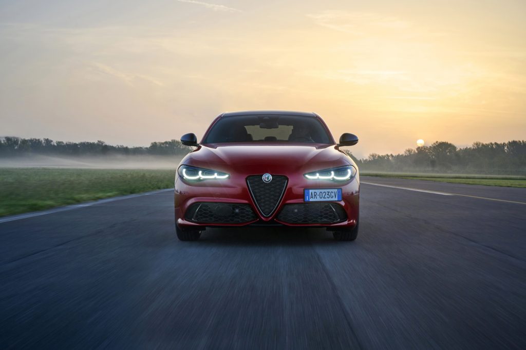 Alfa Romeo’dan ‘En İyi Otomobiller Yarışmasında’ Üçlü Ödül Başarısı