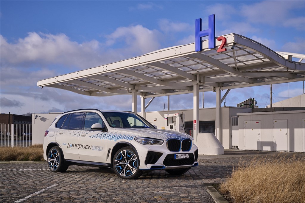 BMW’nin İlk Seri Üretim Hidrojen Yakıt Hücreli Modeli 2028’de Yola Çıkacak