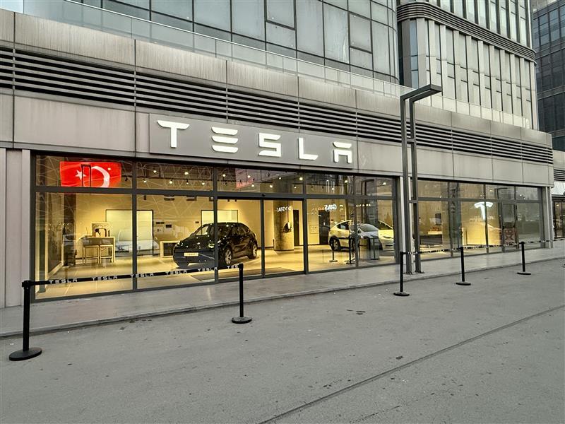 TESLA, İSTANBUL’DA FERKO LINE’DA BİR SHOWROOM AÇTI